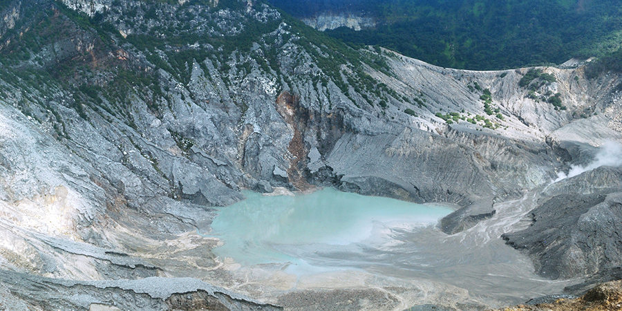 Schwefeldämpfe und türkiser Kratersee: Mount Ijen auf Java