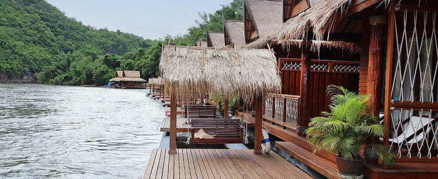 Übernachtung im schwimmenden Hotel am River Kwai 