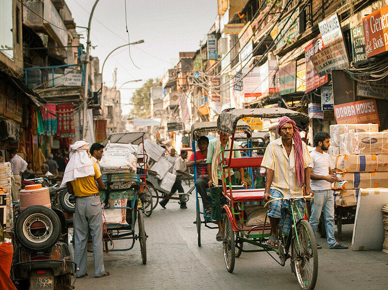 Lebhafte Strassenszene in Chandni Chowk in Old Delhi