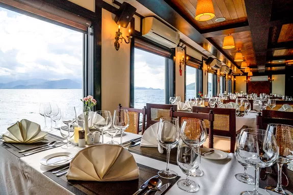 Restaurant auf Mekong Kreuzfahrtschiff La Marguerite, Kambodscha