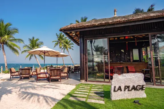 Die Beachbar des Boutique Hotel Hoi An direkt am Strand 