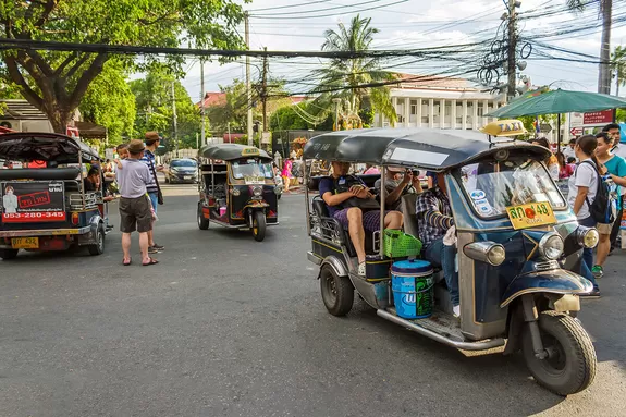 Bangkok erkunden im traditionellen Tuk Tuk