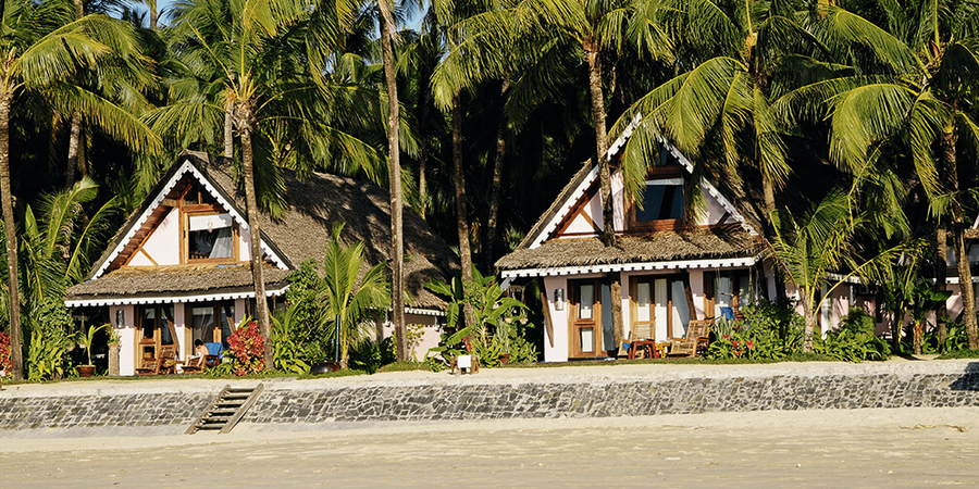 Cottages des Hotel Sandoway Resort am herrlichen Strand von Ngapali, Myanmar