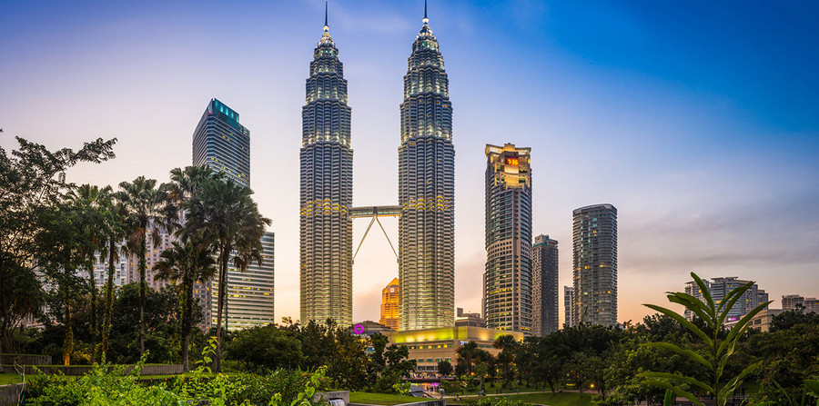 Malaysia Rundreise: Hauptstadt Kuala Lumpur mit Petronas Twin Towers