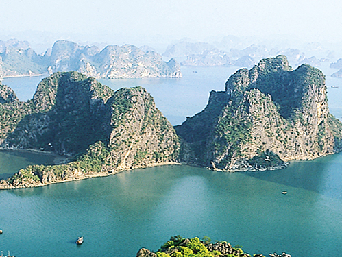 Highlight jeder Vietnam Rundreise: die Halong Bucht