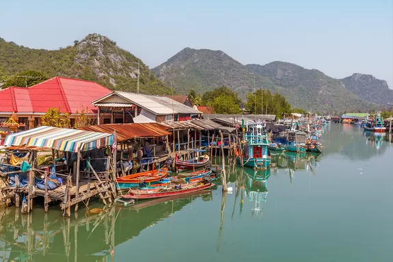 Alltagsleben am Wasser kennenlernen während der Südthailand Rundreise