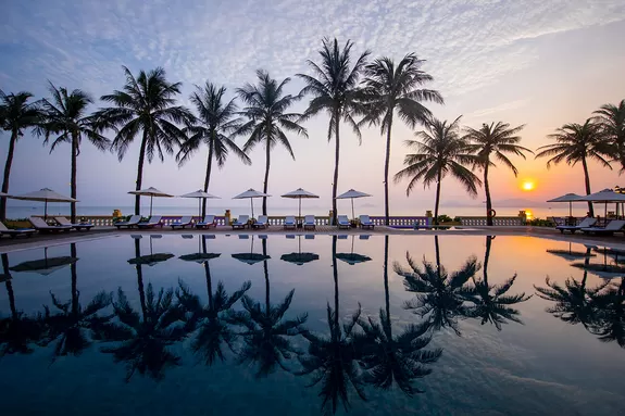 Abendstimmung am Pool des Hotel Victoria Hoi An, Vietnam Rundreise