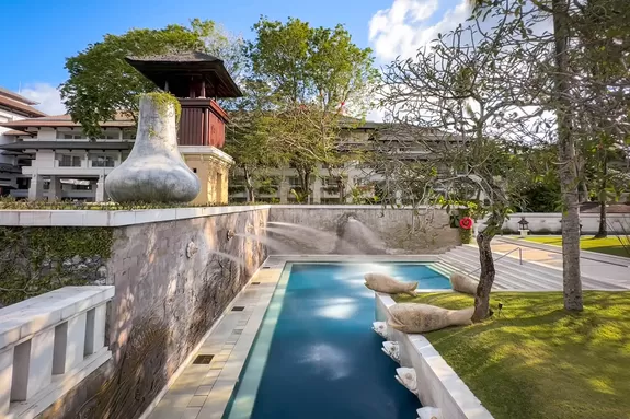 Luxusresort Intercontinental Bali mit mehreren Poolanlagen