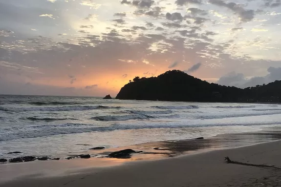 Abendstimmung am Strand auf Koh Lanta, Thailand