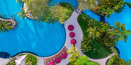 Bali Ferien zum Erholen: Poollandschaft des Laguna Resort in Nusa Dua