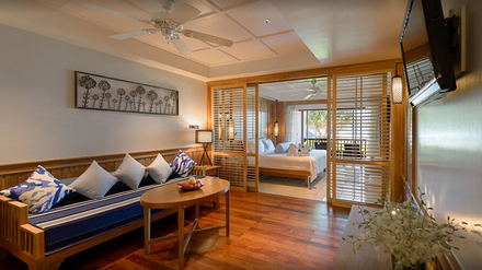 Komfortable Junior Suite mit Wohnbereich im Hotel Katathani, Phuket