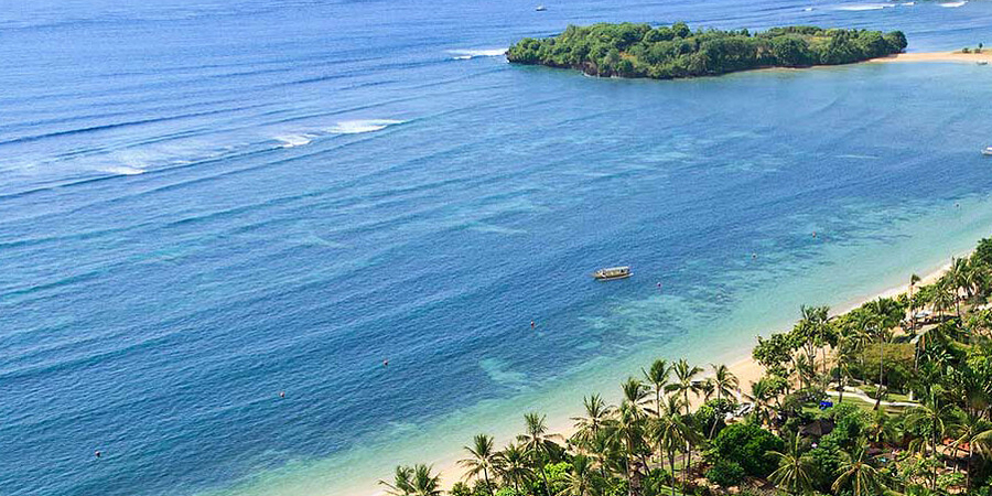 Beliebtes Ferienziel auf Bali : der Strand von Nusa Dua