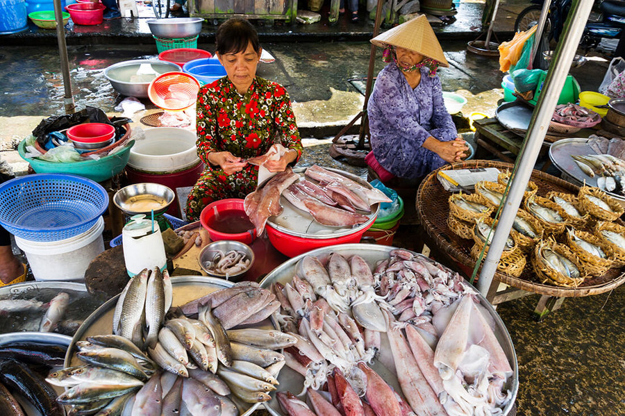 Marktszene im Mekong Delta, eine der Top 10 Sehenswürdigkeiten in Vietnam