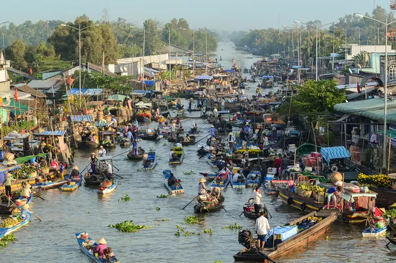 Schwimmender Markt in Can Tho im Mekong Delta, Vietnam