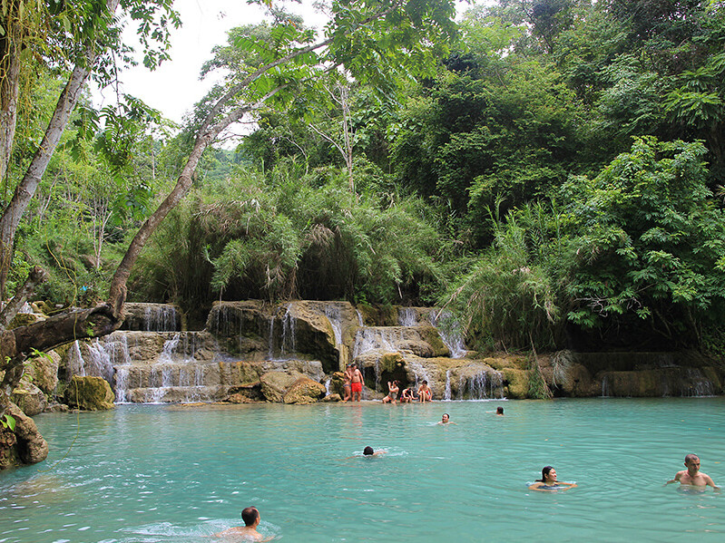 Ausflug zu den Wasserfällen von Kunangsi in Laos