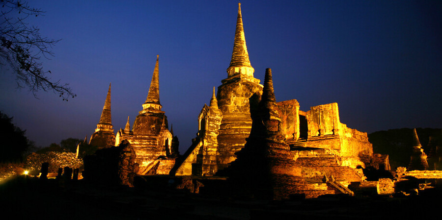Auf einer Thailand Reise für 2 Wochen darf die Besichtigung von Sukhothai nicht fehlen