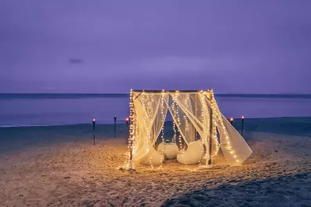 Romantisches Dinner für Zwei am Strand, Hotel Layana Koh Lanta