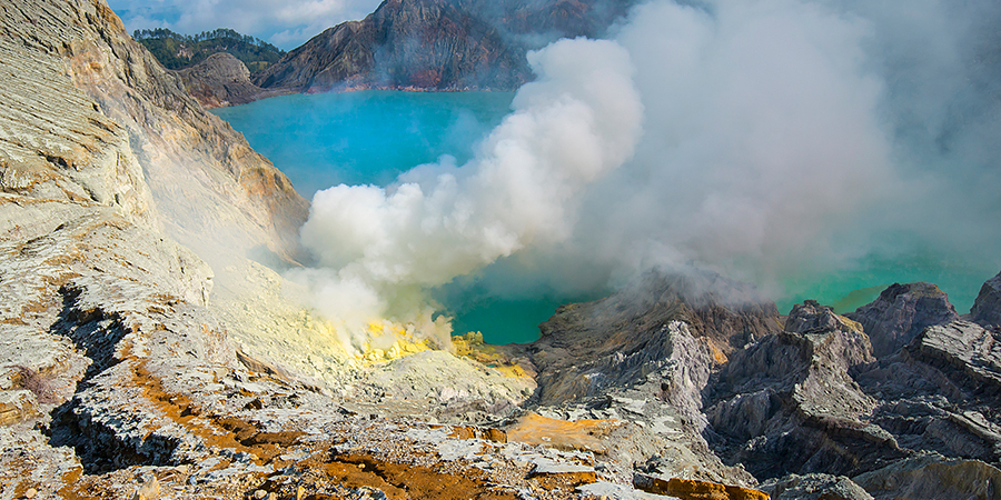 Indonesien Reisen mit dem Vulkan Mt. Ijen