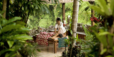Relaxen und erholen Sie sich im traditionellen Spa mit balinesischen Massagen und Beautybehandlungen