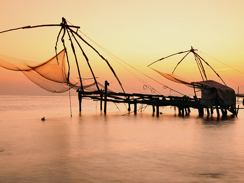 Die traditionellen chinesischen Fischernetze von Cochin in Kerala