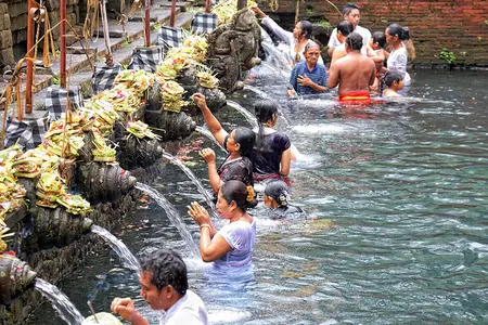 Rundreise Bali - Quellheiligtum Tirta Empul nähe Ubud