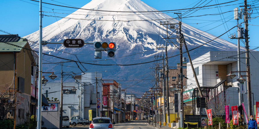 Japan bereisen ist einfach und komfortabel mit den zuverlässigen öffentlichen Verkehrsmitteln