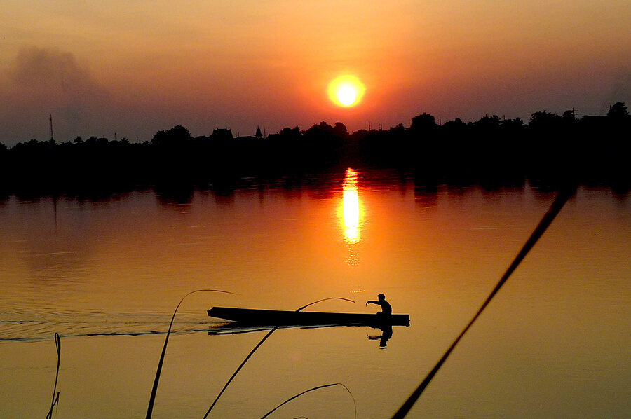 Sonnenuntergang am Mekong in Kambodscha