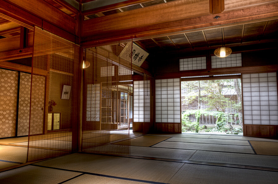 Traditionelle Einrichtung: Schiebewände und Tatami Reismatten